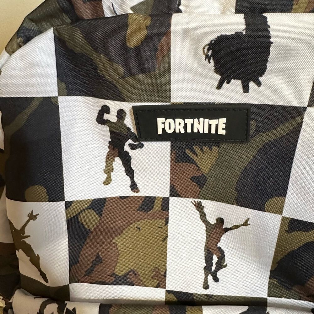 Fortnite EUC black, white, army green checked  backpack no flaws - Picture 4 of 12